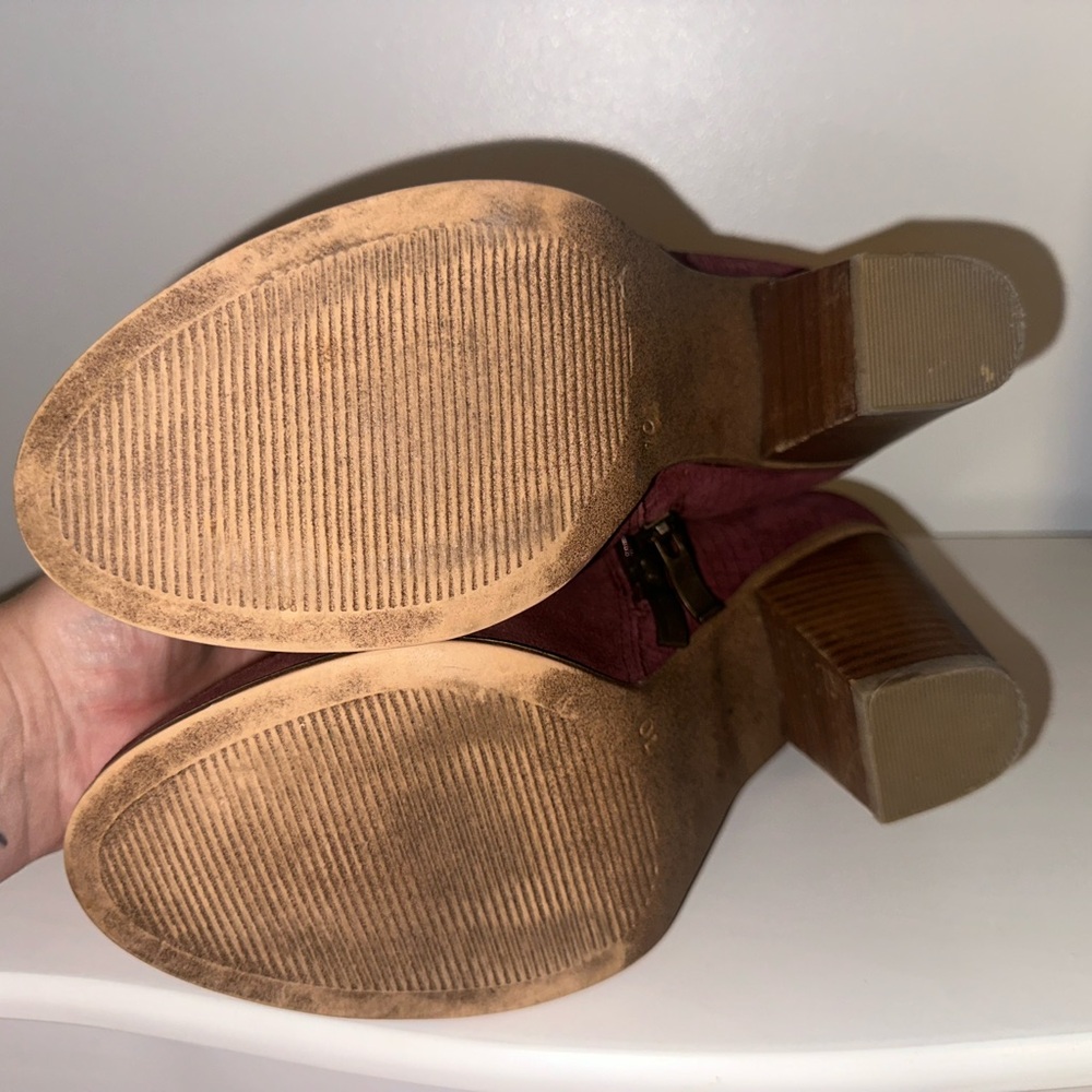 Burgundy suede booties! - Picture 3 of 7